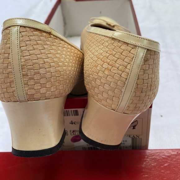 Salvatore Ferragamo 8.5AA CREAMY heels GHIOTTA - Picture 15 of 17